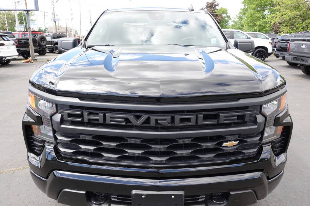 Used 2023 Chevrolet Silverado 1500 Custom AWD/4WD image 7