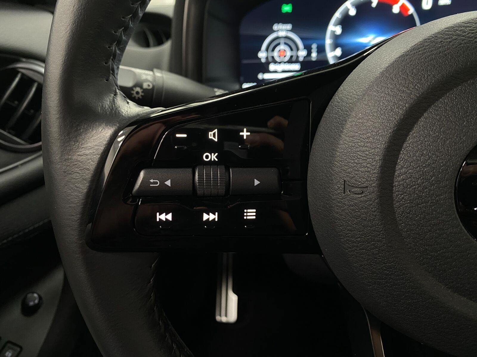 Used 2024 Nissan Z Sport w/ Floor Mat Package RWD image 15