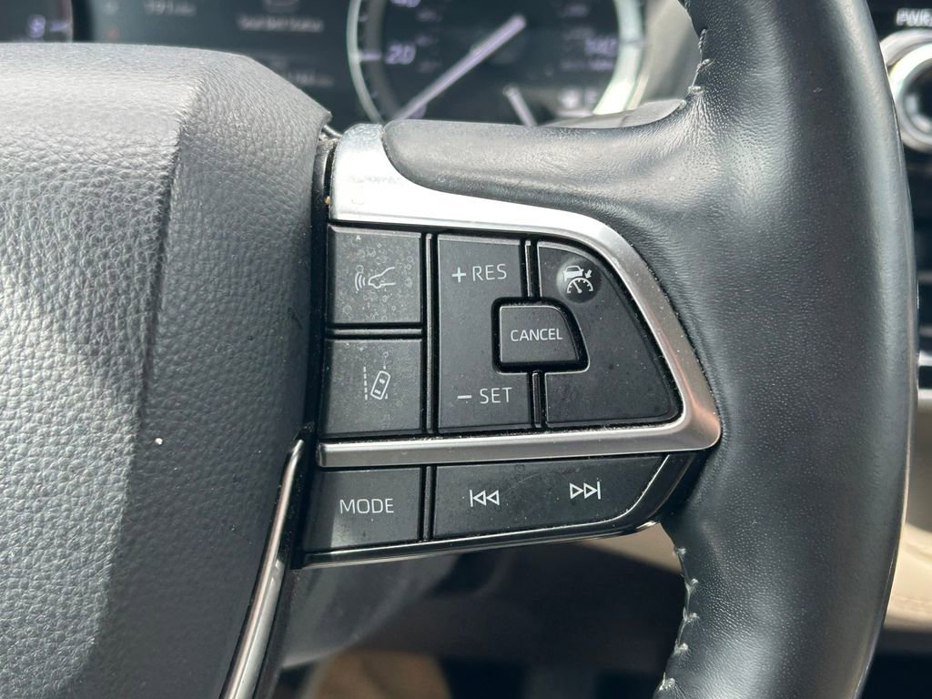 Used 2021 Toyota Highlander Platinum image 43