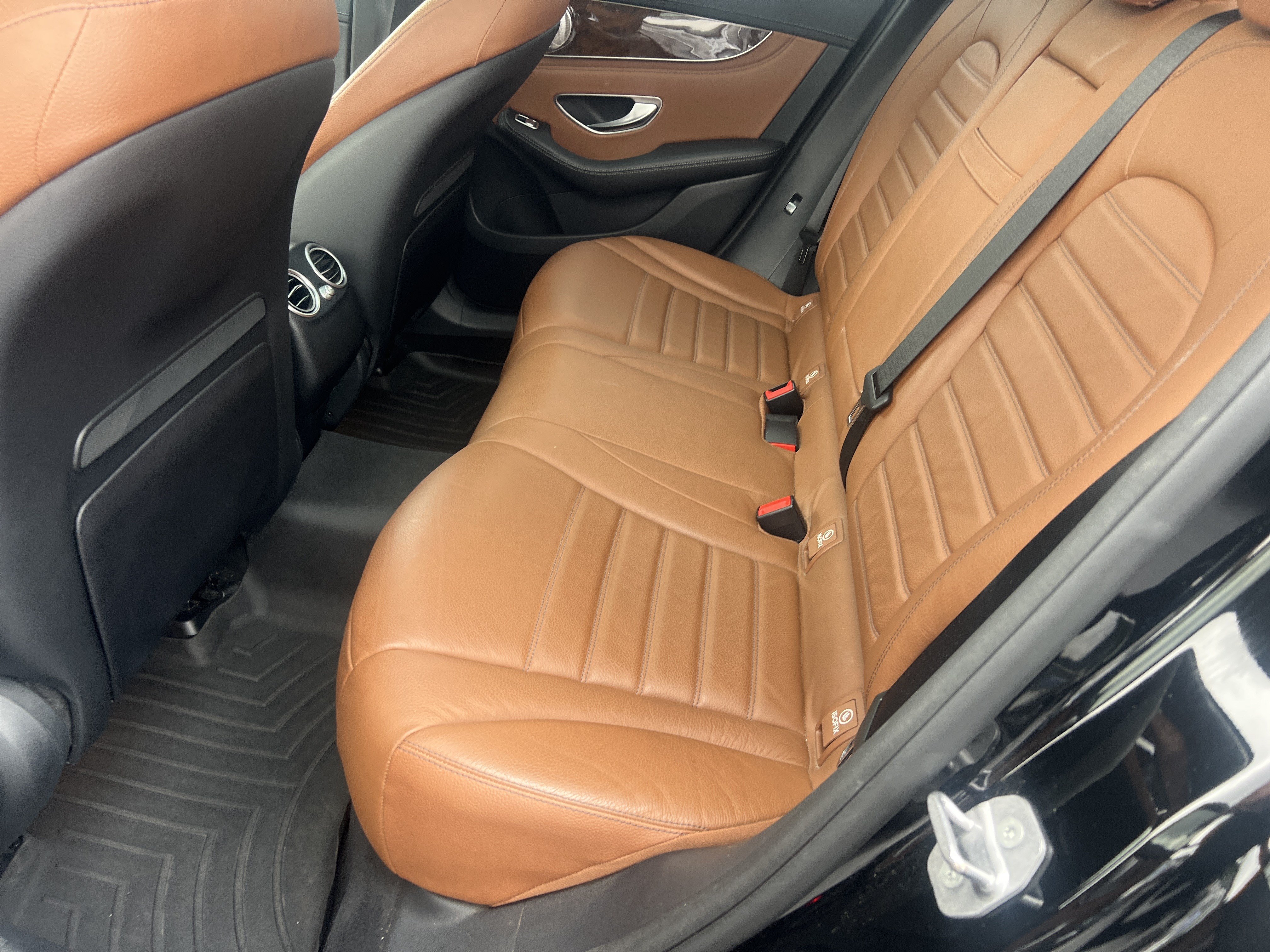 Used 2017 Mercedes-Benz GLC 300 4MATIC image 32