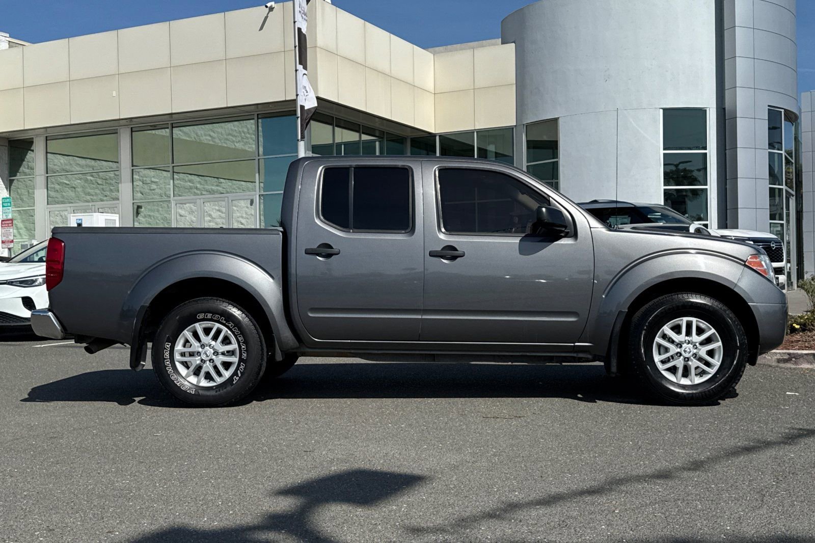 Used 2021 Nissan Frontier SV RWD image 3