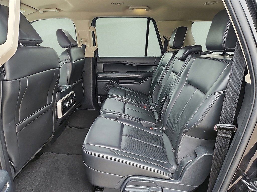 Used 2024 Ford Expedition Max XLT image 13