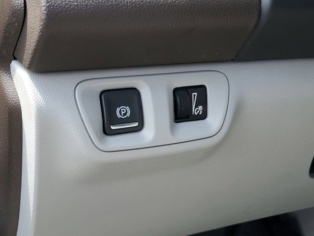 Used 2020 GMC Acadia SLE w/ Driver Convenience Package FWD image 9