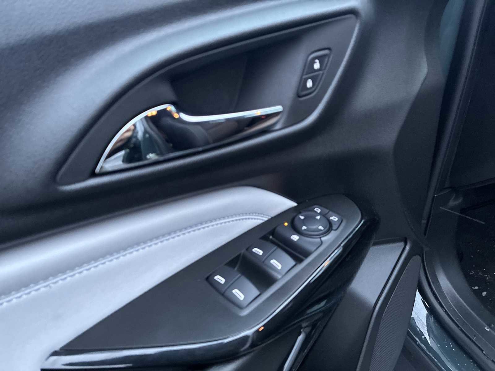 Used 2025 Chevrolet Trax LT w/ Driver Confidence Package image 22