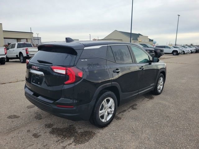 Used 2024 GMC Terrain SLE image 19