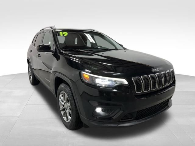 Used 2019 Jeep Cherokee Latitude Plus w/ Cold Weather Group image 5