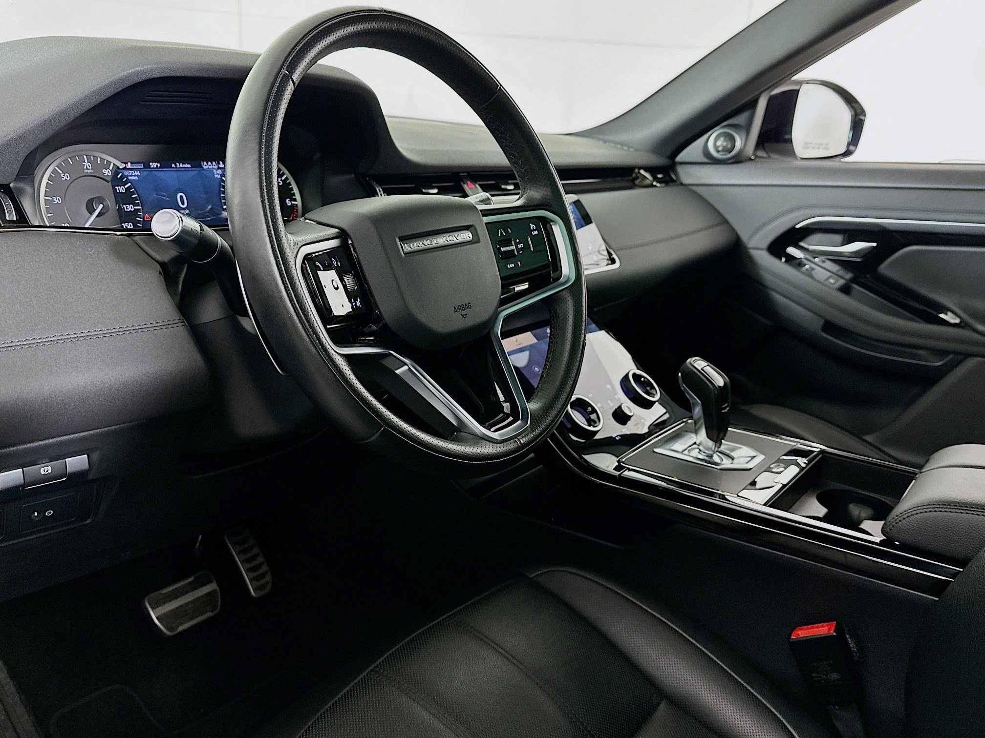 Used 2022 Land Rover Range Rover Evoque R-Dynamic S image 7