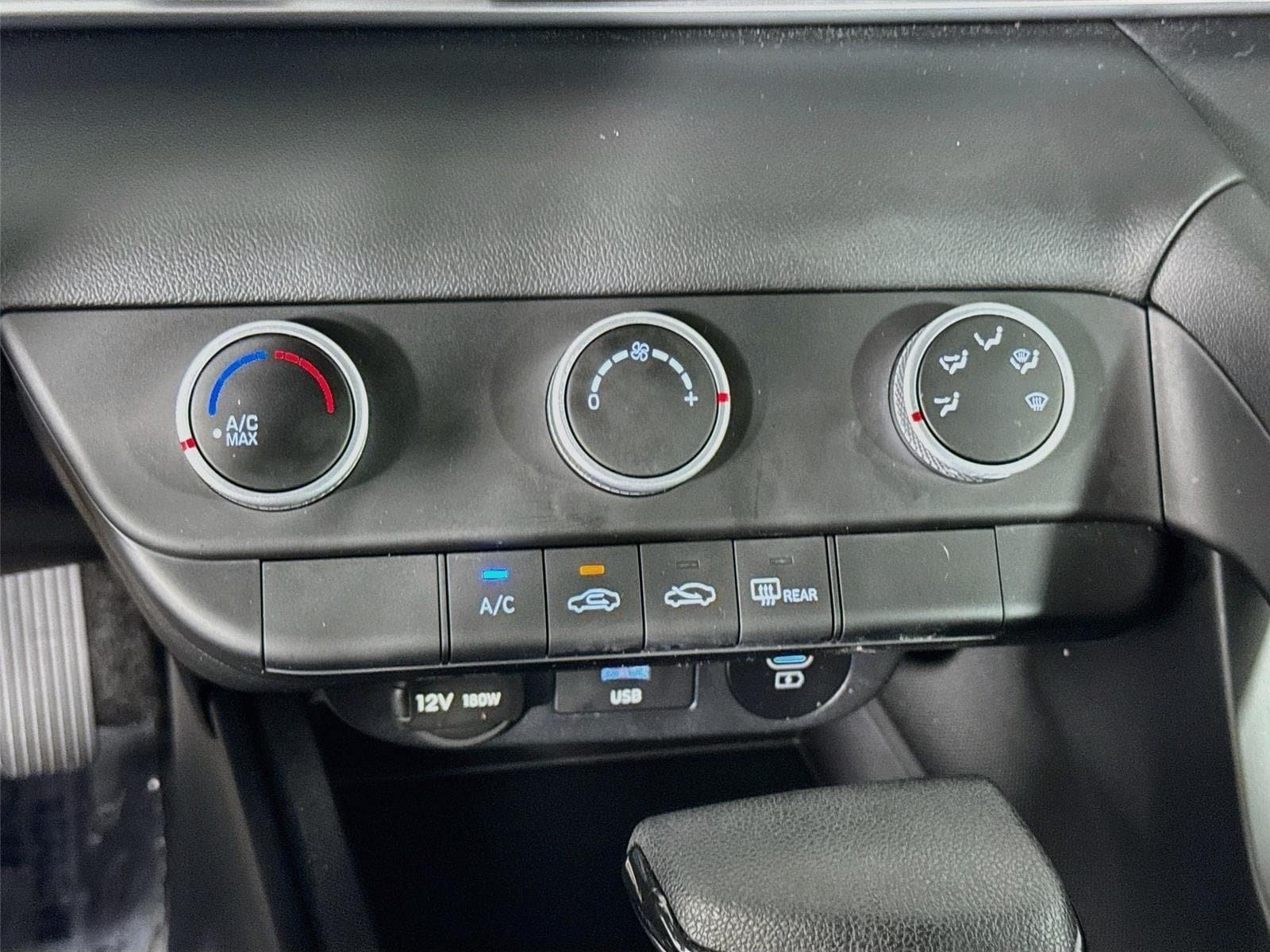 Certified 2025 Hyundai Elantra SE FWD image 16