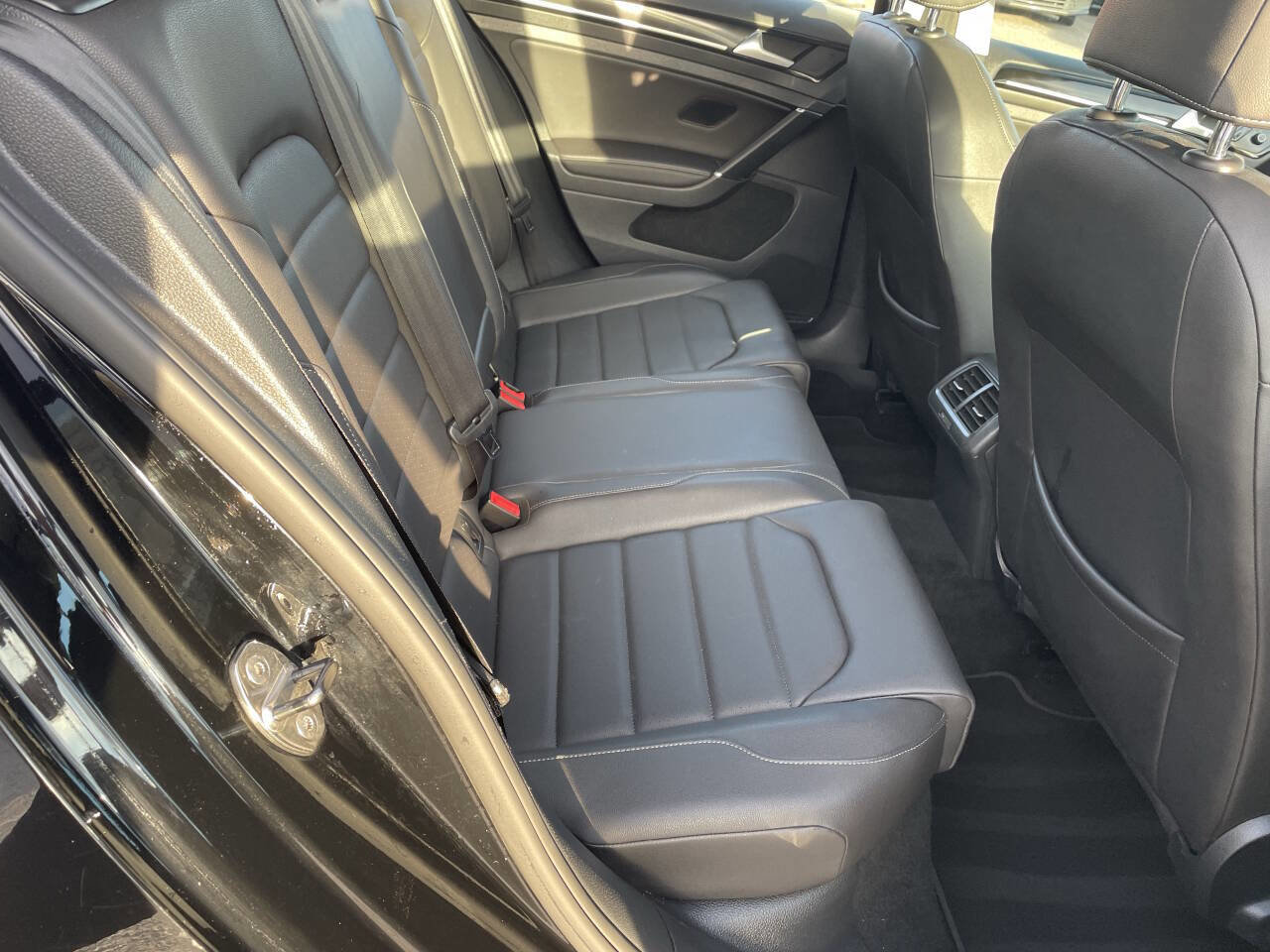 Used 2015 Volkswagen Golf SEL image 25