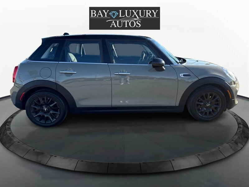 Used 2019 MINI Cooper 4-Door Hardtop w/ Signature Upholstery Package image 5
