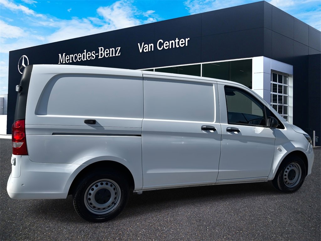 Used 2023 Mercedes-Benz Metris image 3