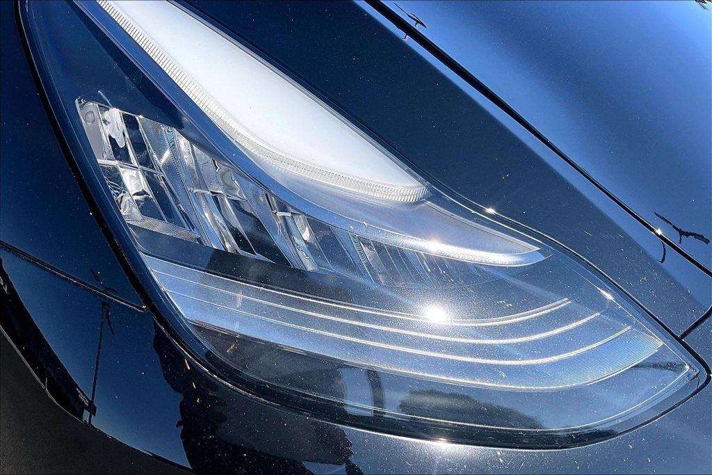 Used 2021 Tesla Model Y Long Range AWD/4WD image 29