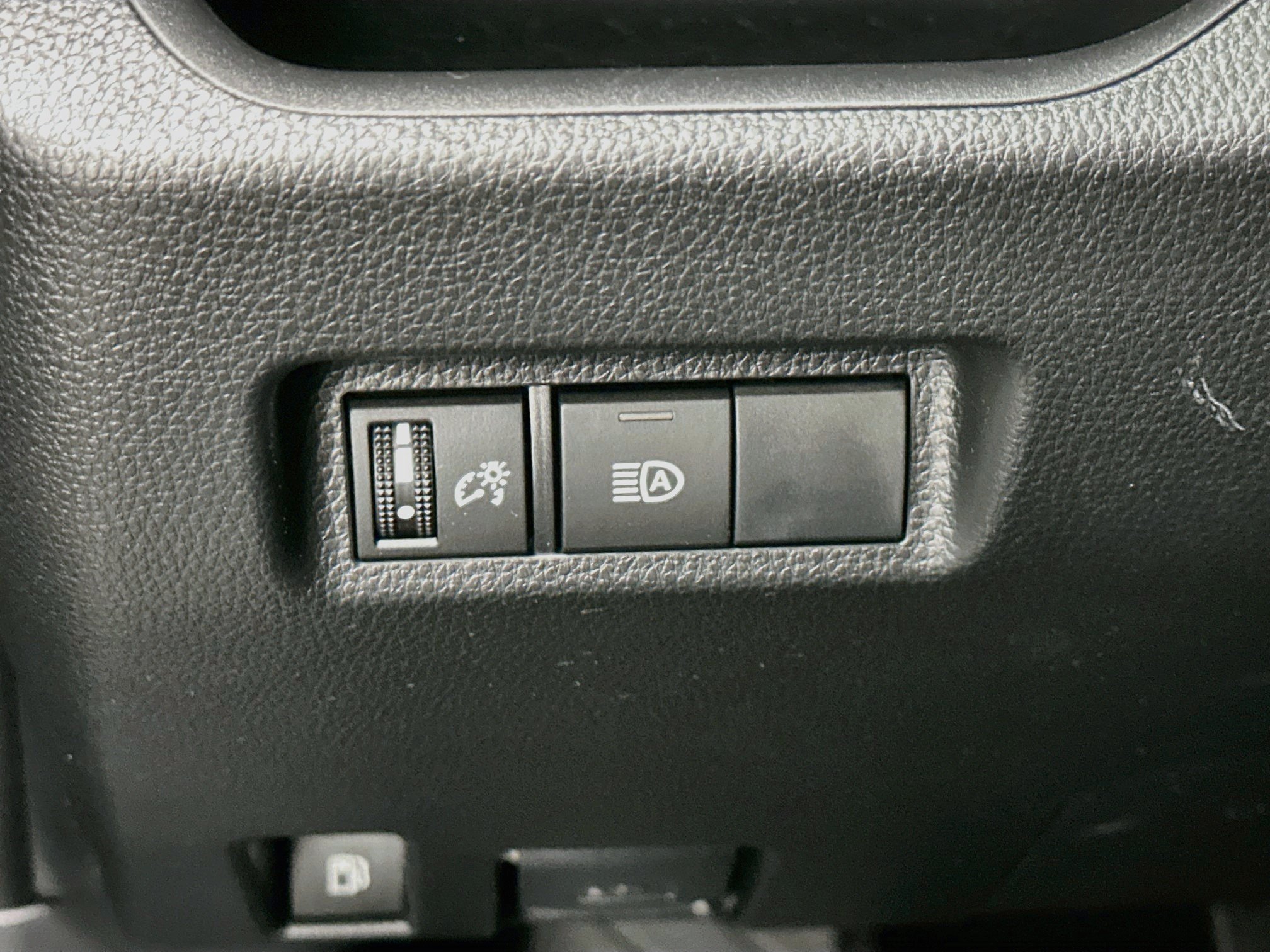 Used 2025 Toyota RAV4 LE AWD/4WD image 17