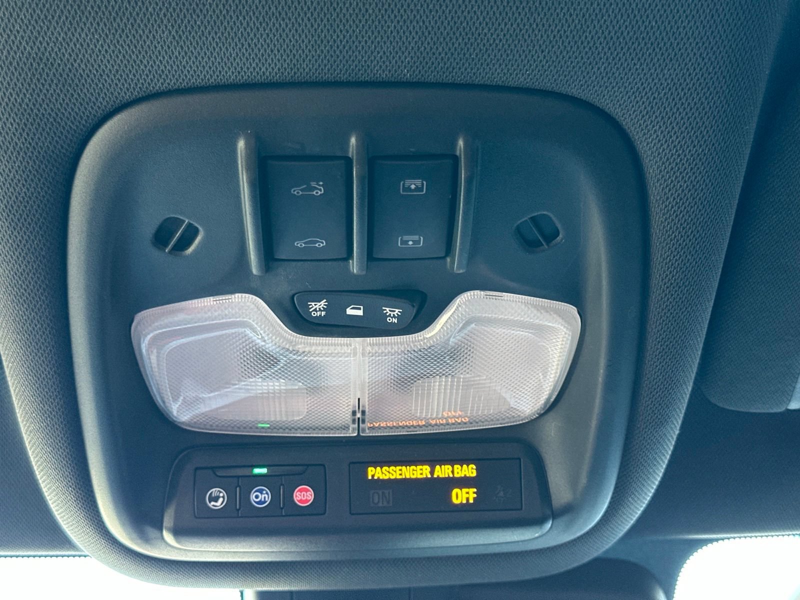 Used 2024 Chevrolet TrailBlazer RS w/ Convenience Package AWD/4WD image 32
