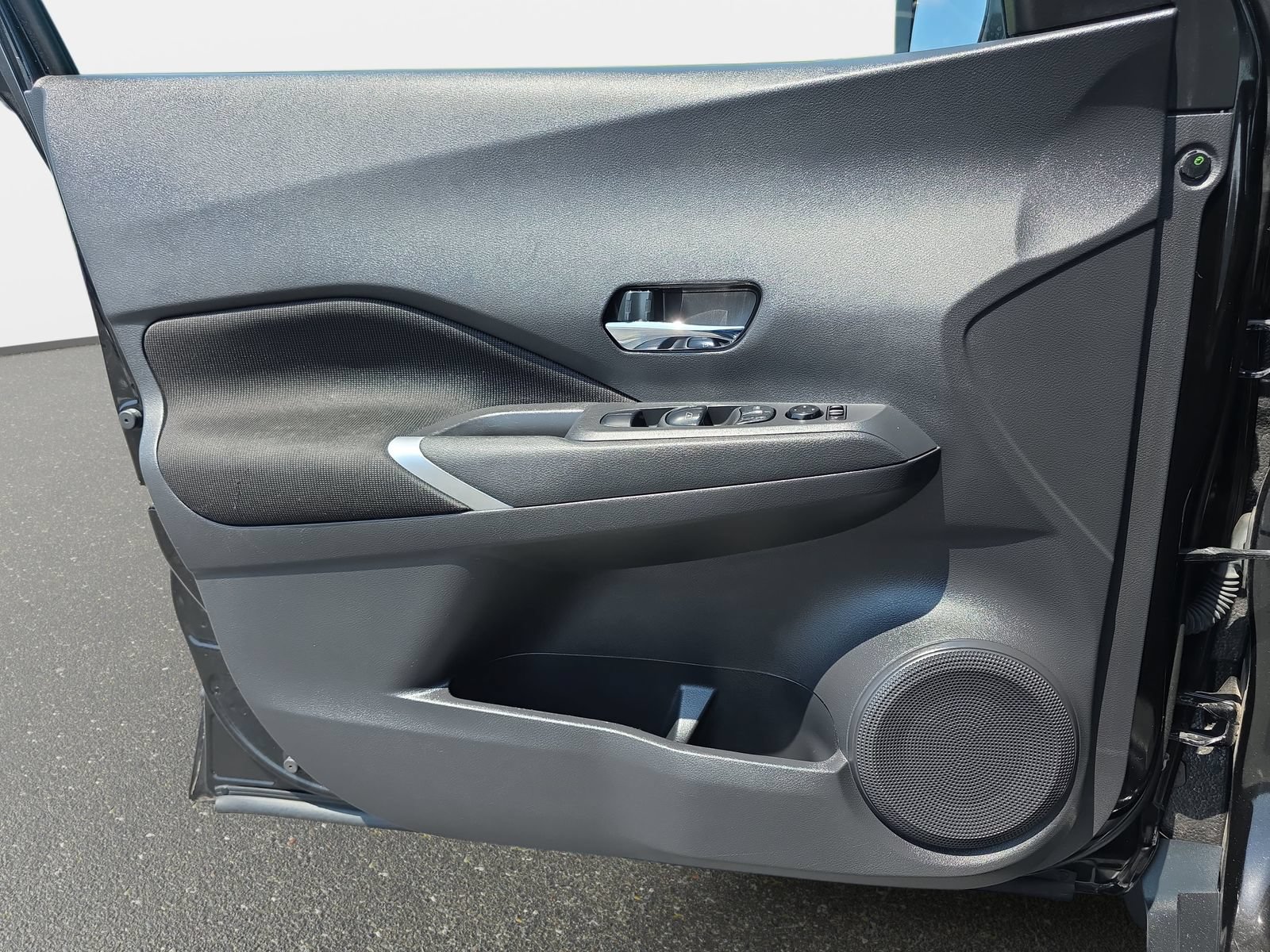 Used 2021 Nissan Kicks SV FWD image 26