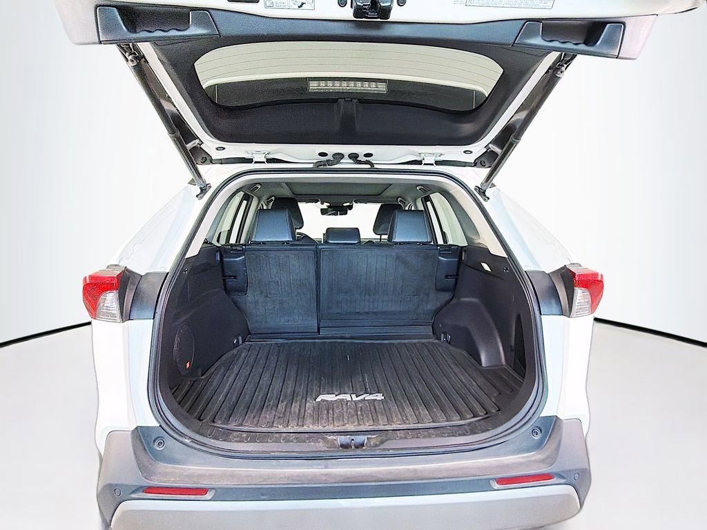 Used 2022 Toyota RAV4 Limited image 30