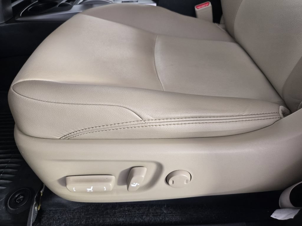 Used 2018 Toyota 4Runner SR5 Premium AWD/4WD image 24