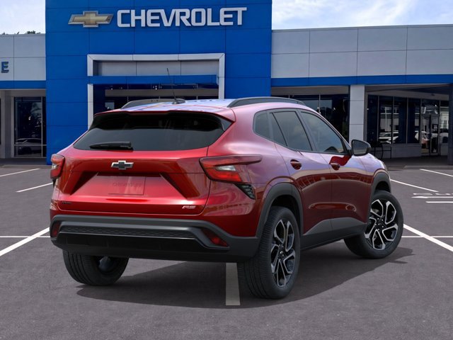 New 2026 Chevrolet Trax RS w/ Sunroof Package FWD image 4