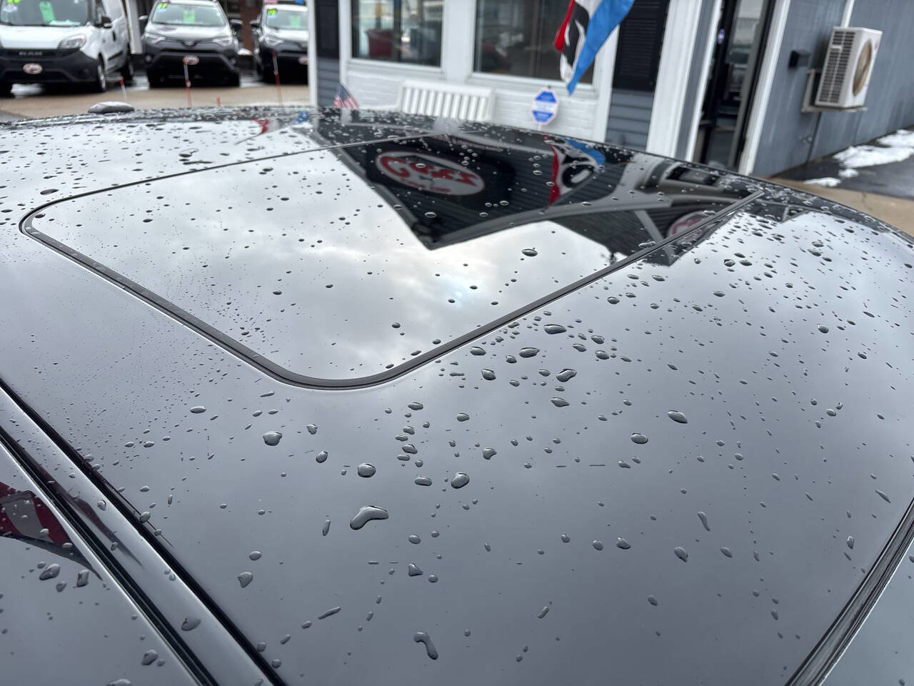 Used 2014 Dodge Challenger R/T RWD image 3