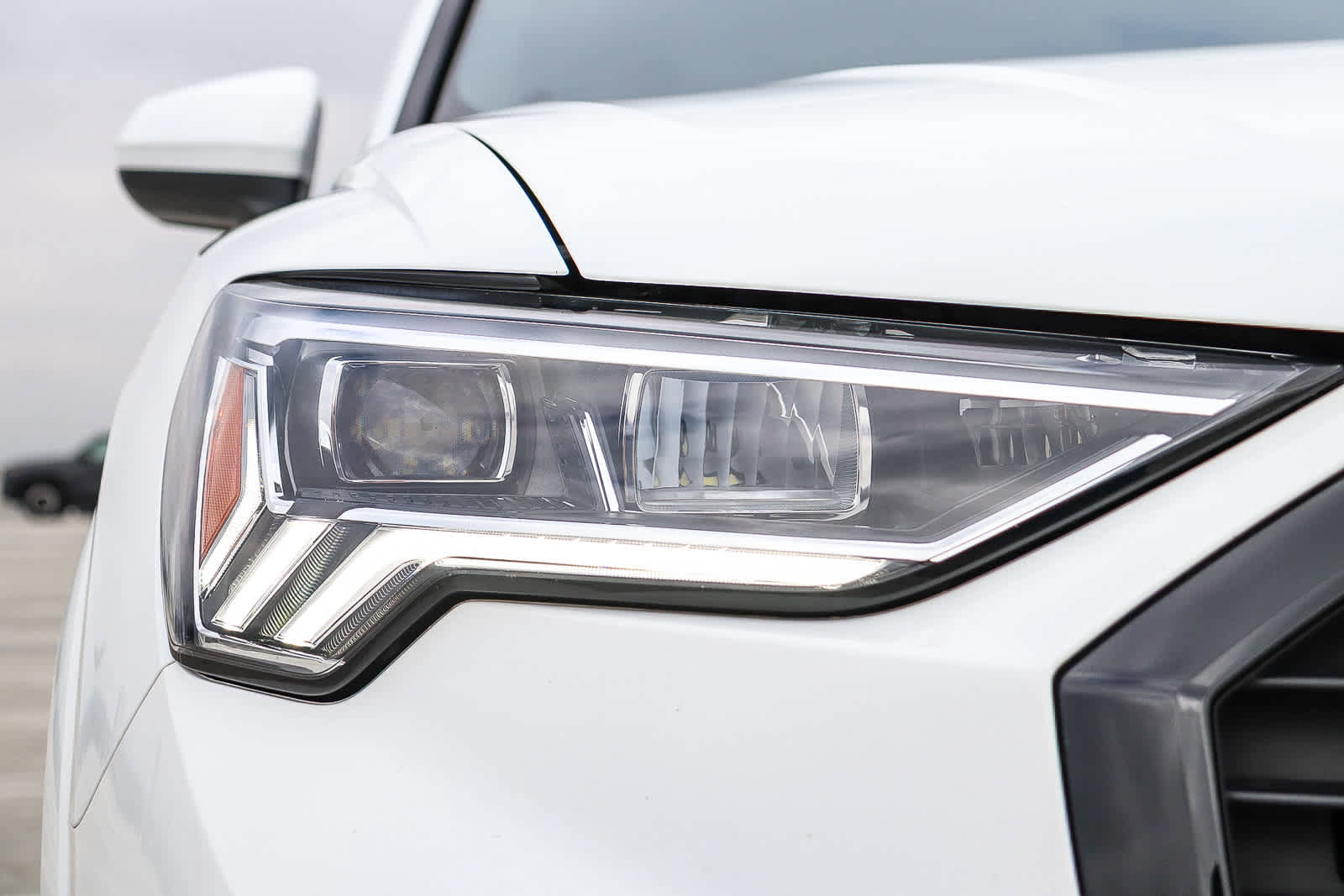 New 2023 Audi Q3 2.0T Premium w/ Black Optic Sport Package image 9