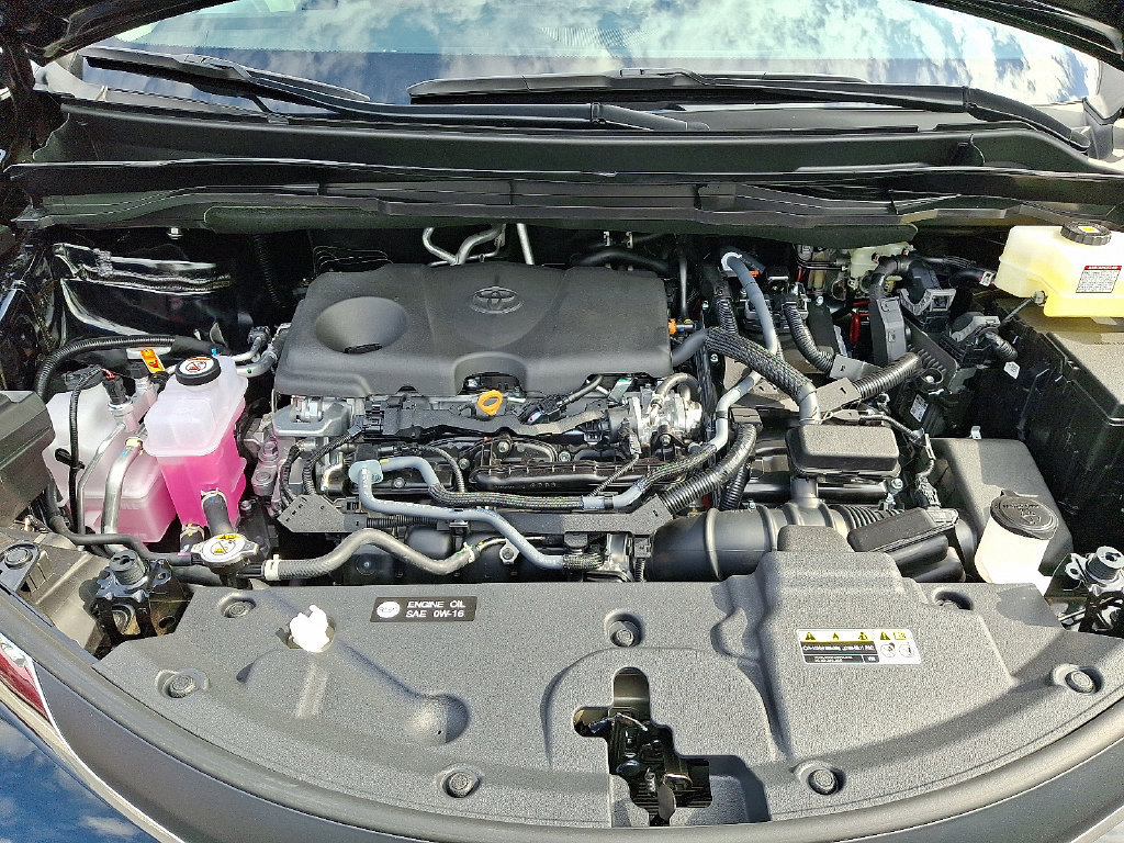 Used 2026 Toyota Sienna XLE FWD image 33