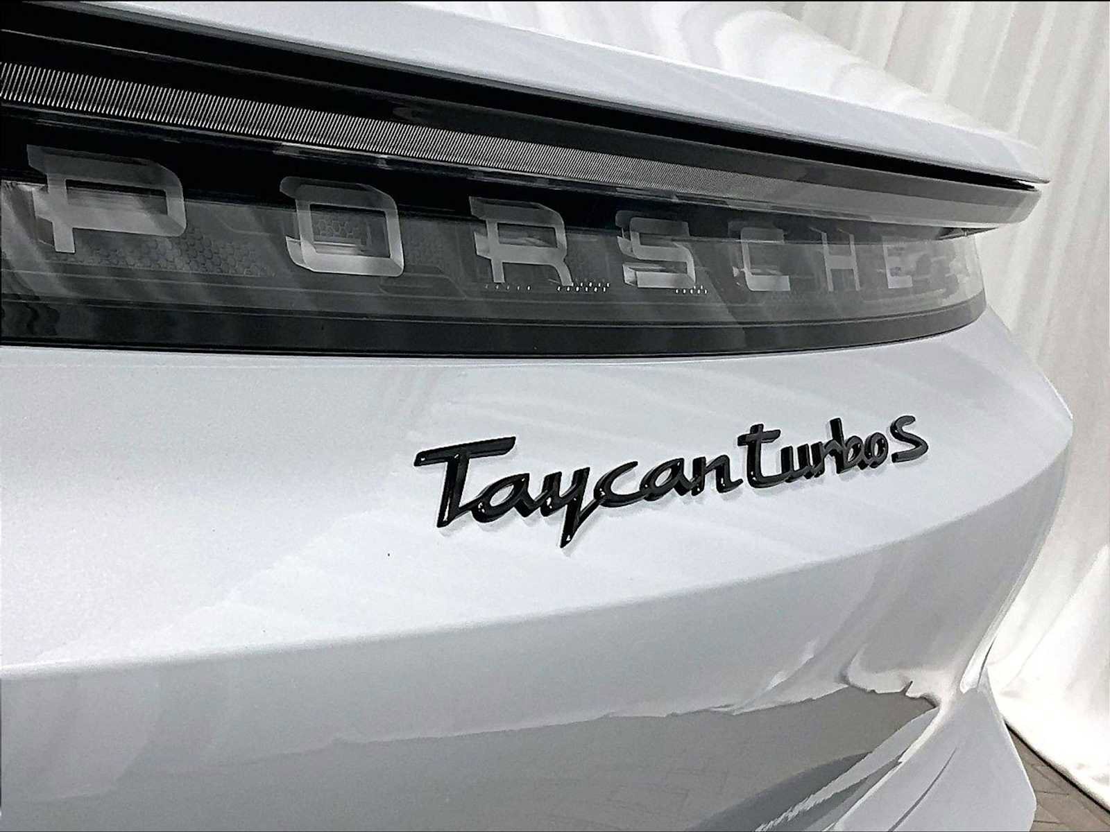 Used 2022 Porsche Taycan Turbo S image 34