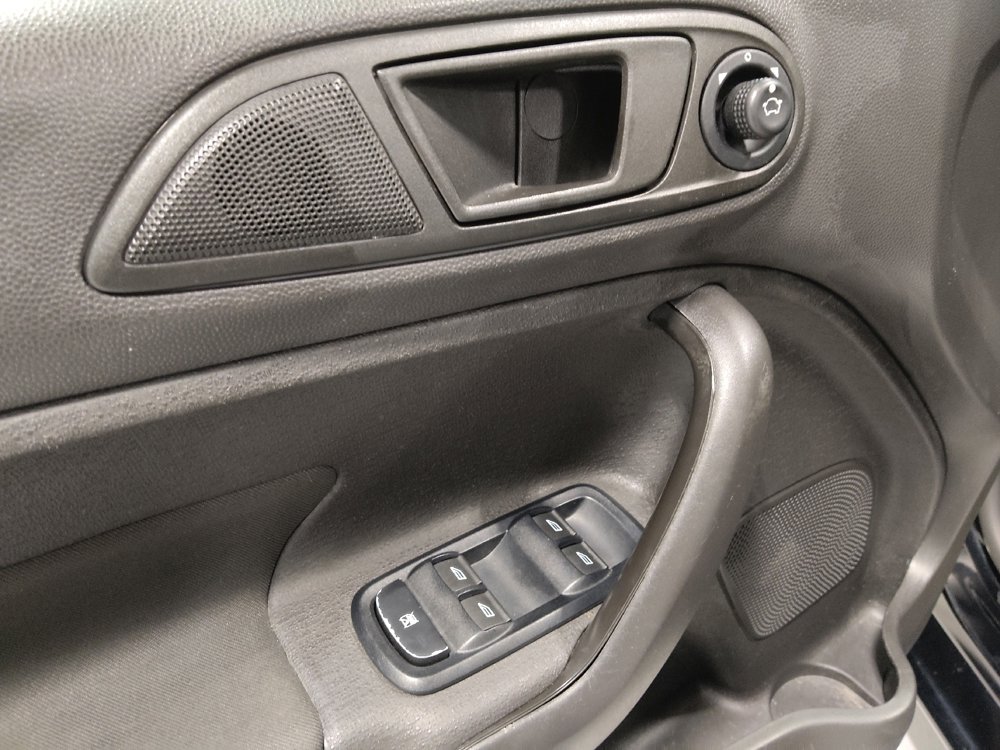 Used 2019 Ford Fiesta SE image 27