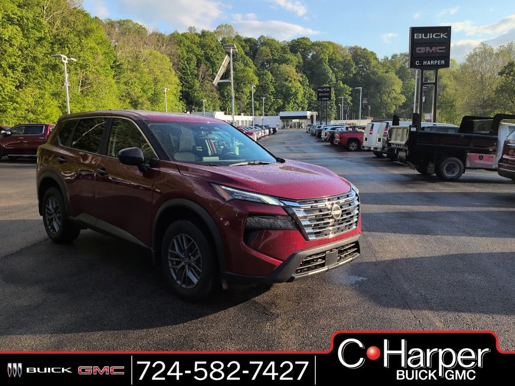 Used 2025 Nissan Rogue S AWD/4WD image 1