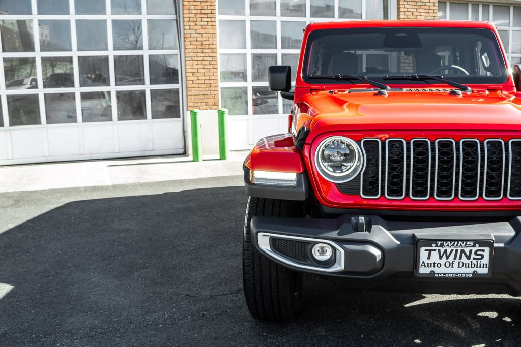 Used 2025 Jeep Wrangler Unlimited Sahara image 40