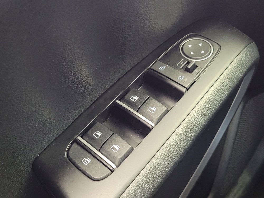 Used 2025 Kia Soul LX FWD image 27