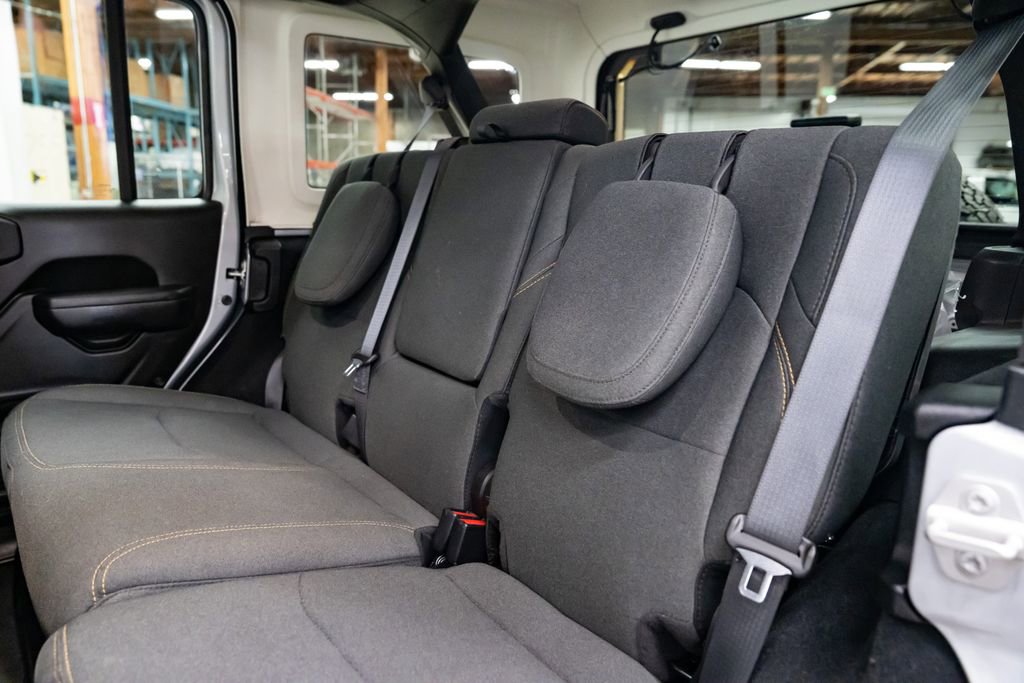 Used 2024 Jeep Wrangler Unlimited image 26