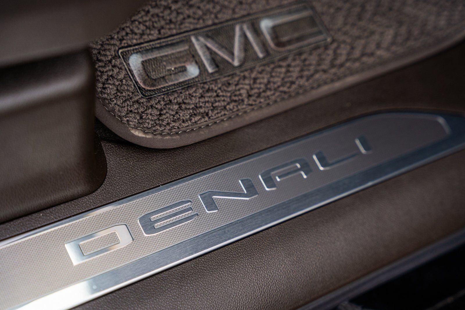 Used 2025 GMC Sierra 3500 Denali w/ Denali Reserve Package image 25