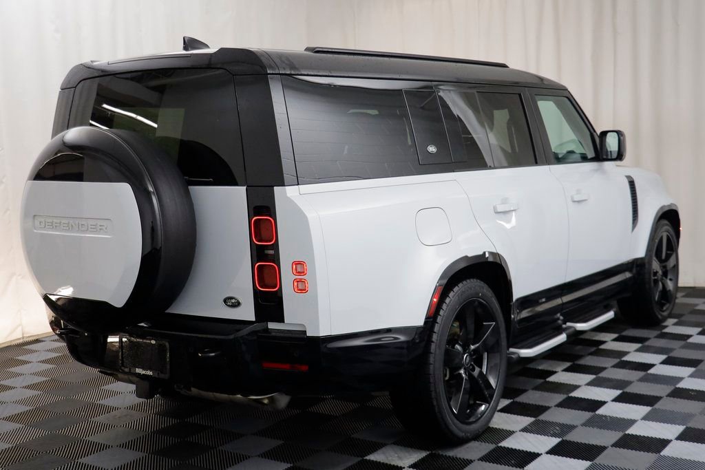 Used 2023 Land Rover Defender 130 X-Dynamic SE image 19