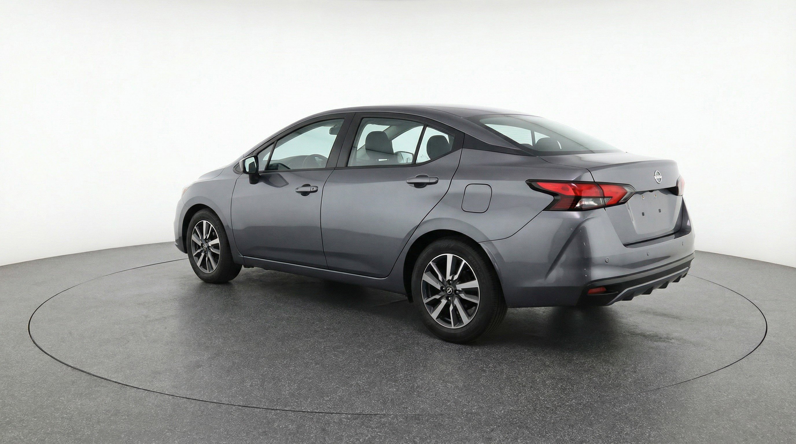 Used 2025 Nissan Versa SV image 6