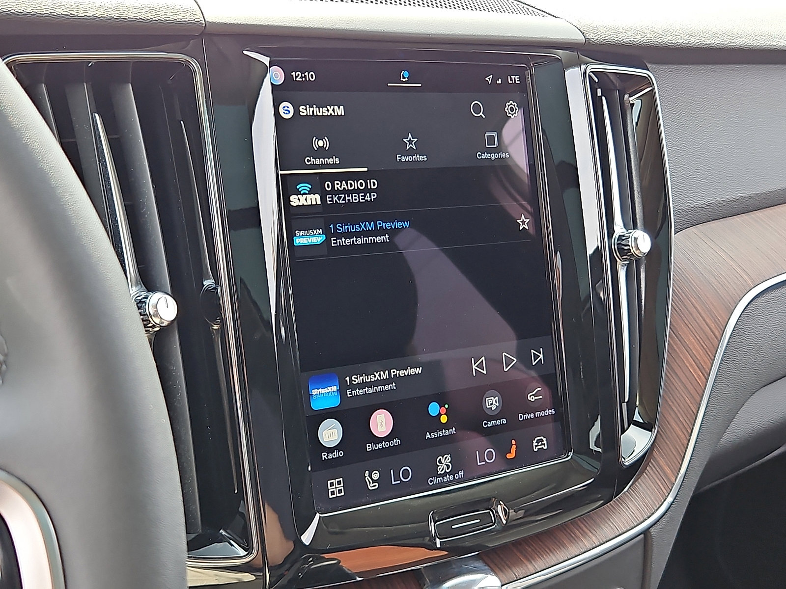 Certified 2023 Volvo XC60 B5 Plus w/ Protection Package Premier image 18