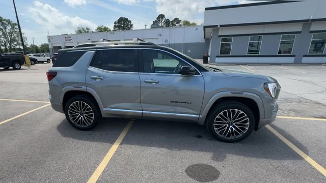 New 2026 GMC Terrain Denali w/ LPO, Black Badging Package image 9