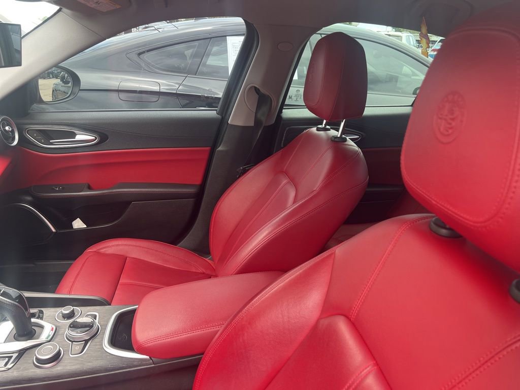 Used 2021 Alfa Romeo Giulia Sprint w/ Nero Edizione RWD image 7