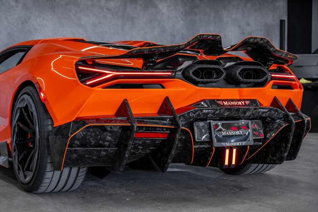 Used 2024 Lamborghini Revuelto AWD/4WD image 15