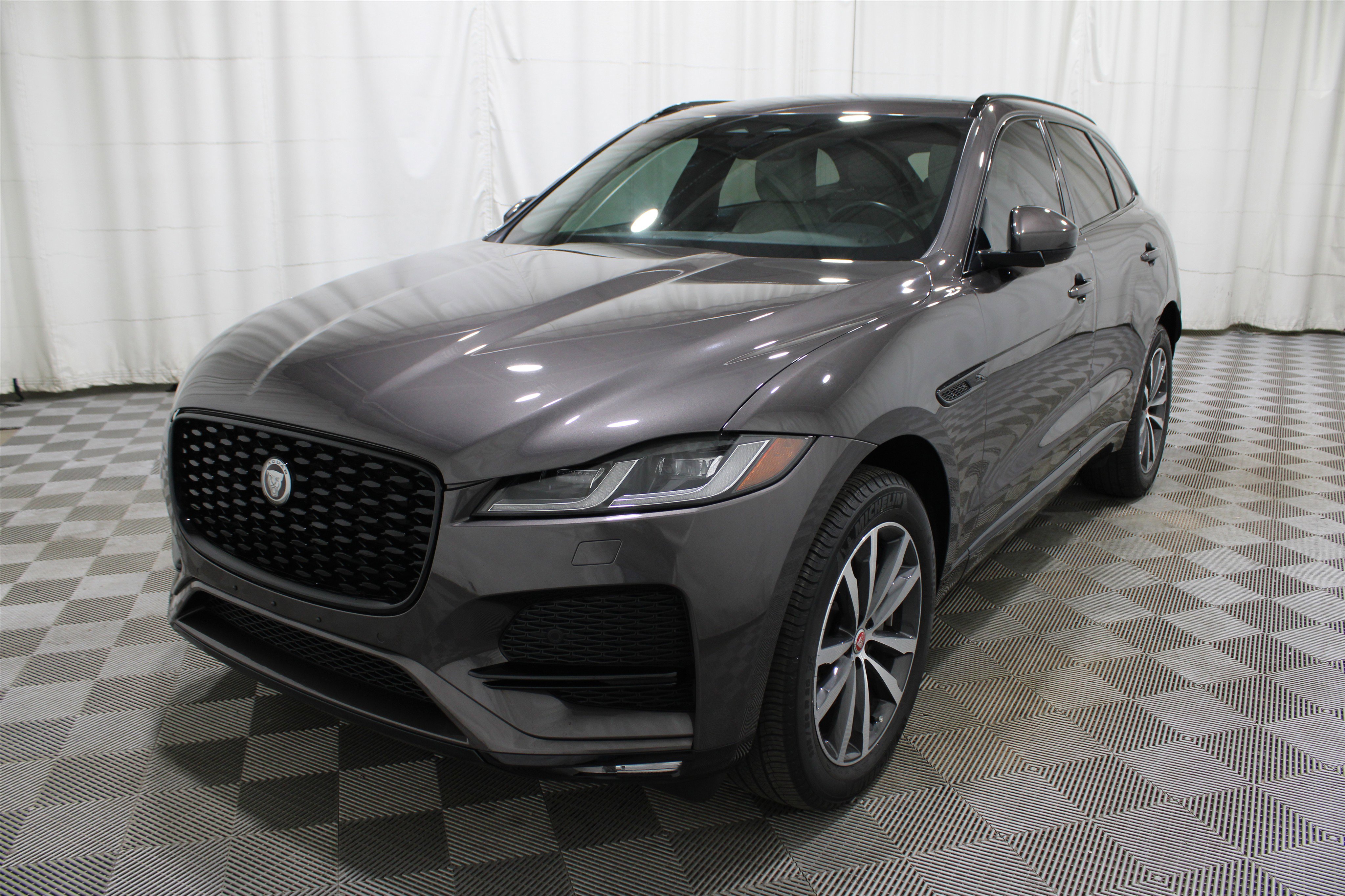 Used 2022 Jaguar F-PACE S image 38