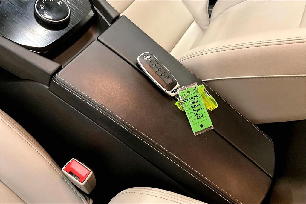 Used 2024 Nissan Rogue SL image 33