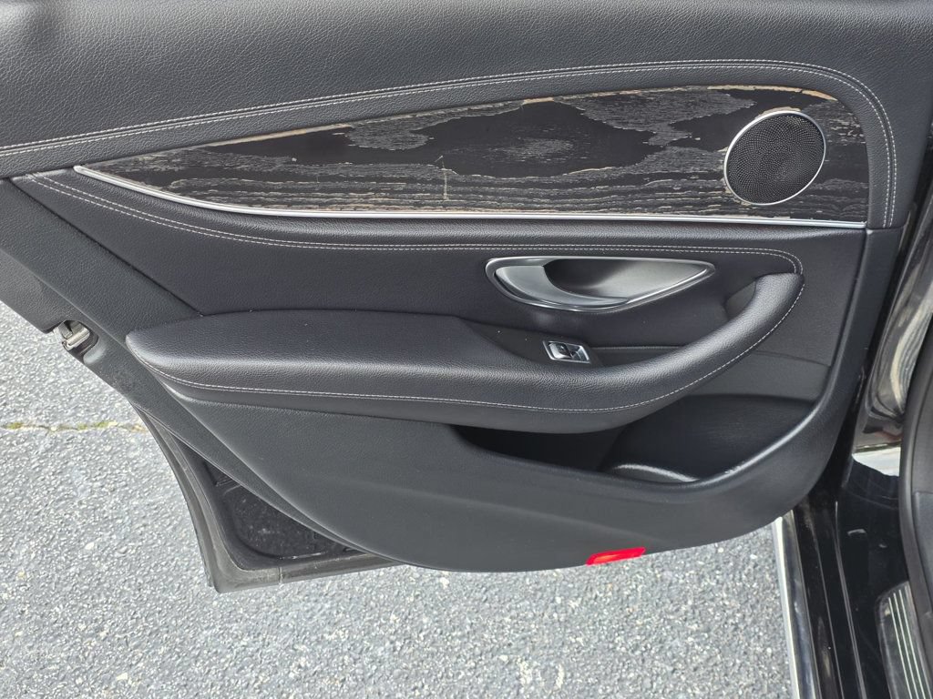 Used 2017 Mercedes-Benz E 300 image 31