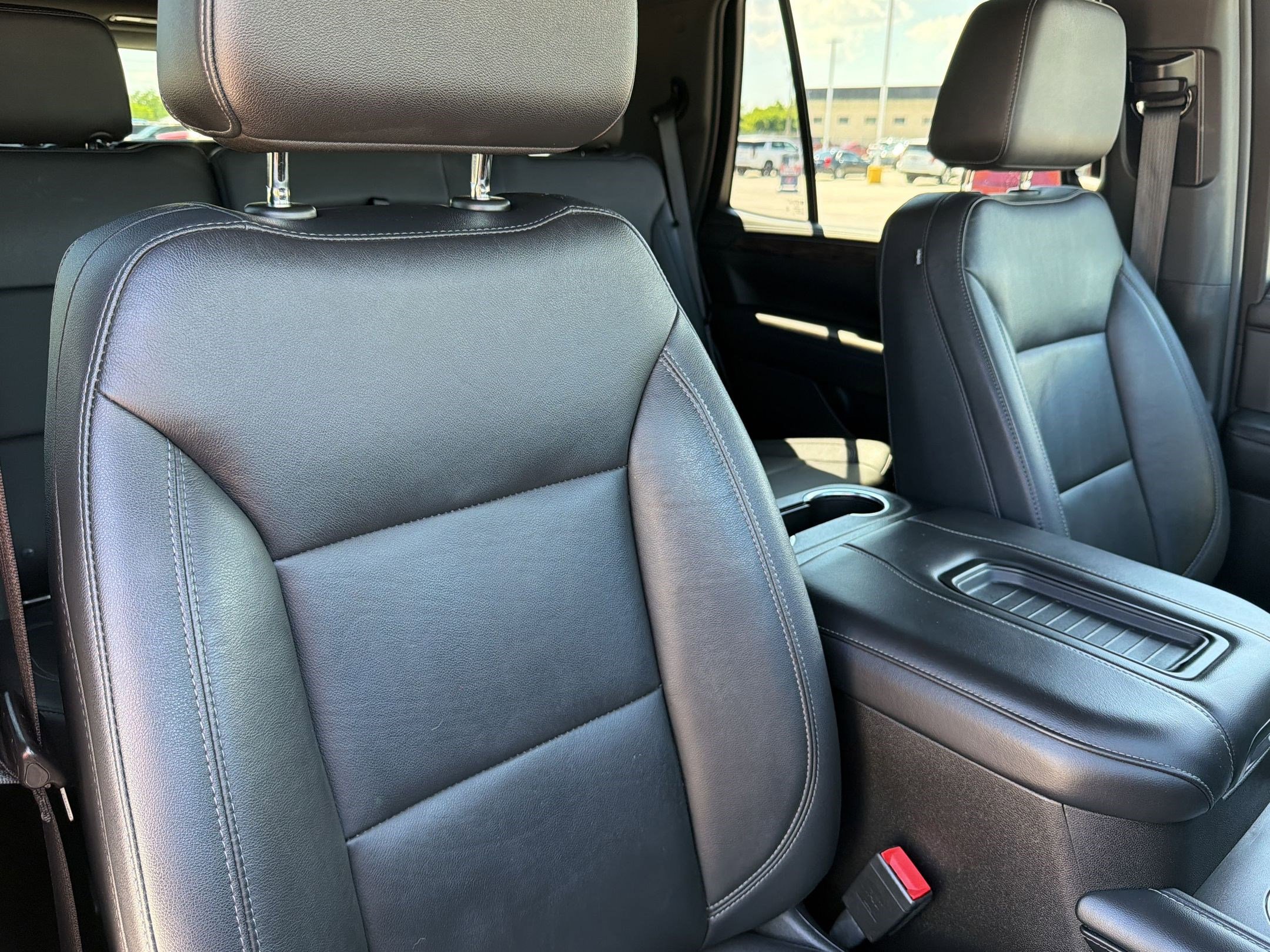Used 2021 Chevrolet Tahoe LT w/ Luxury Package AWD/4WD image 23
