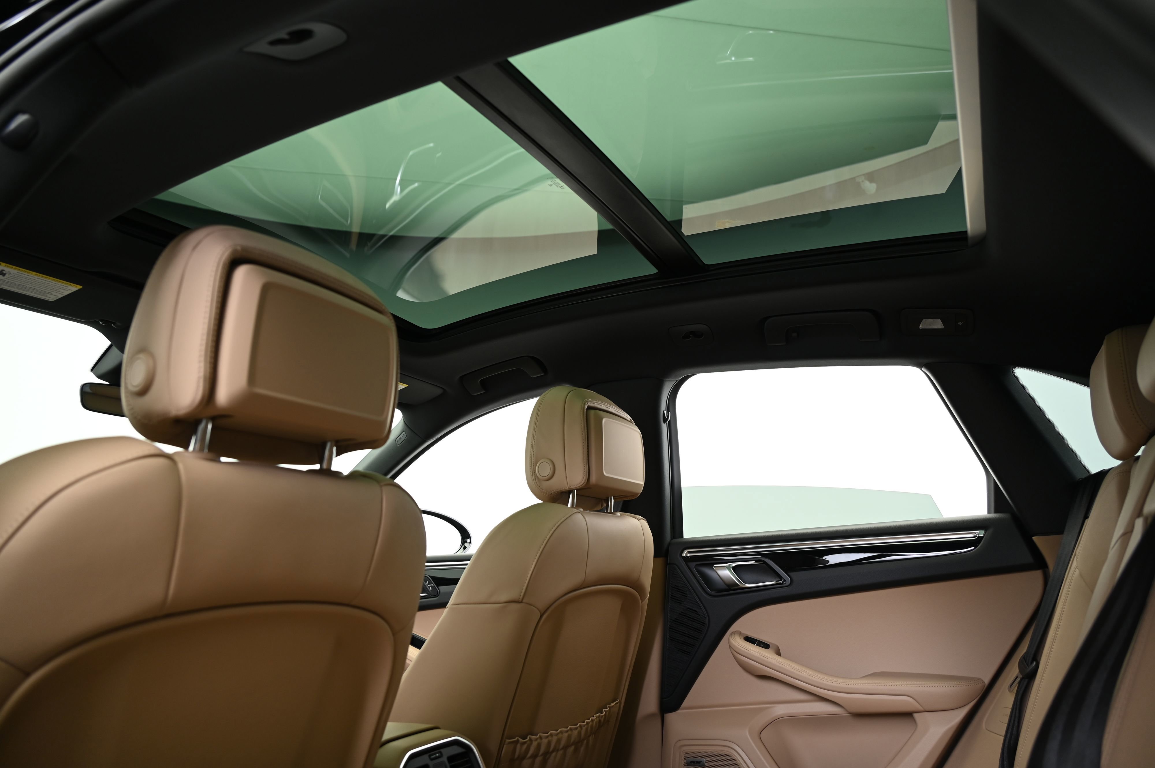 Used 2025 Porsche Macan image 35