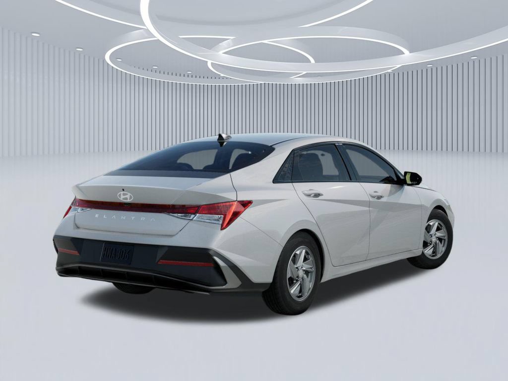 New 2026 Hyundai Elantra SE FWD image 4