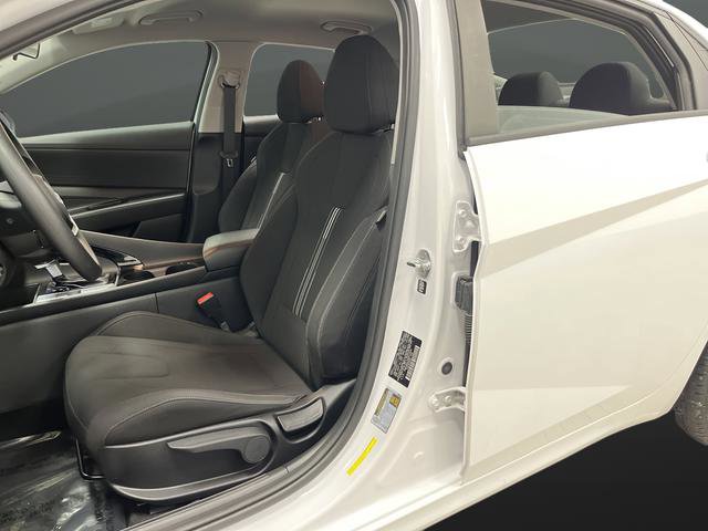 Used 2021 Hyundai Elantra Blue image 4