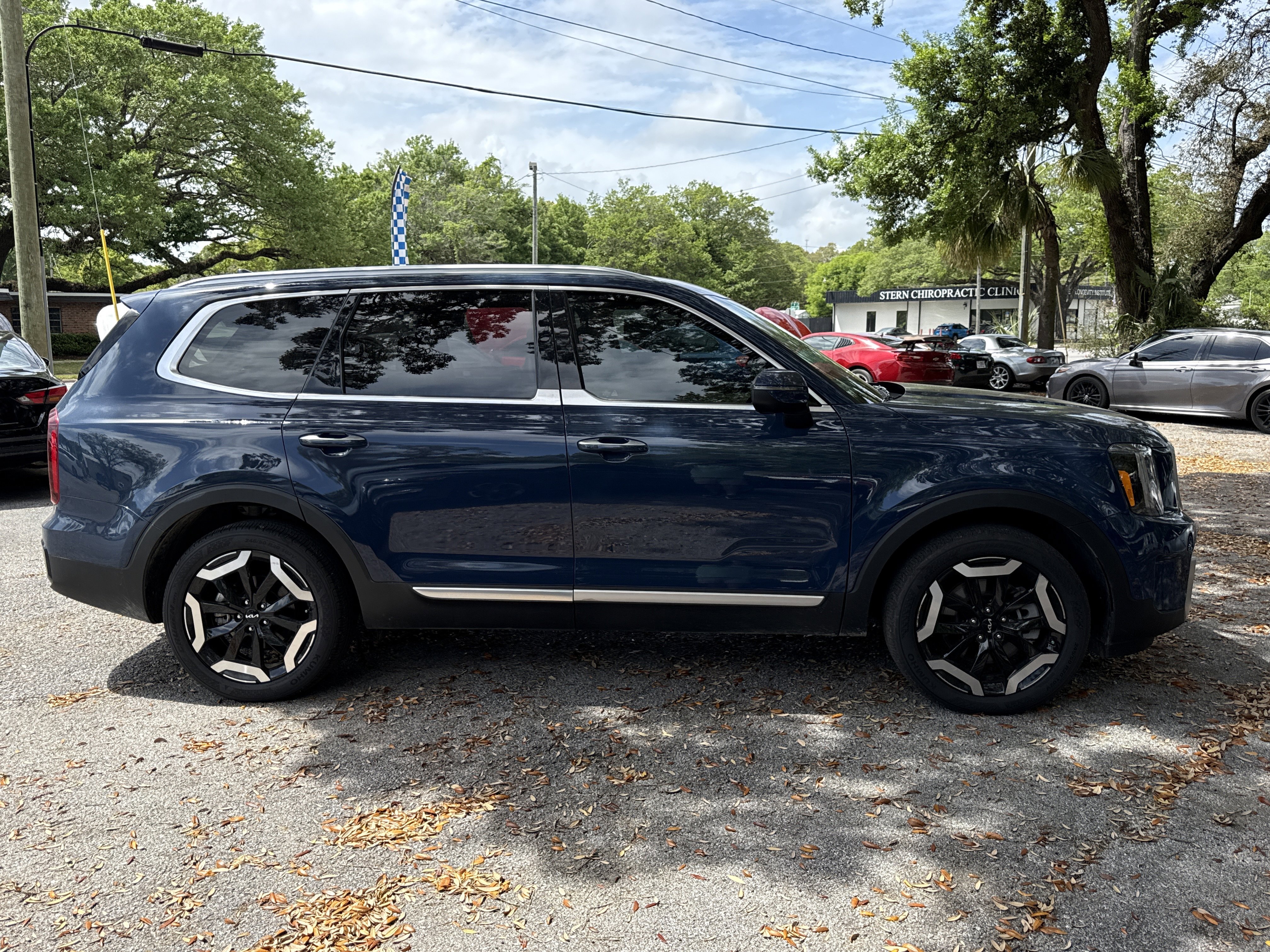 Used 2025 Kia Telluride S image 6