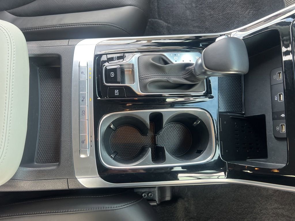 Certified 2023 Kia Carnival EX image 22