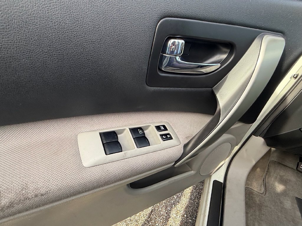 Used 2013 Nissan Rogue S w/ Special Edition Pkg FWD image 7