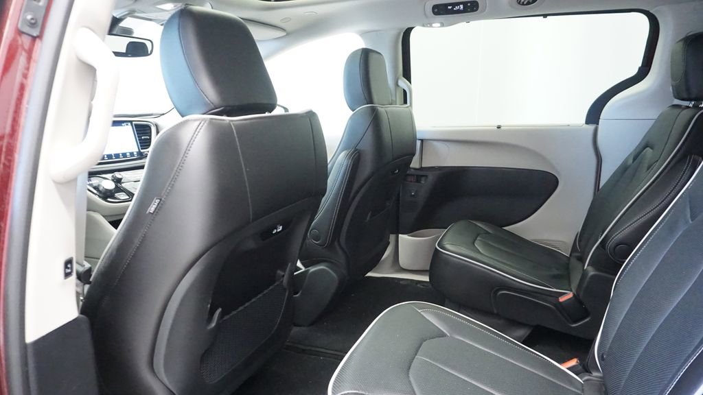 Used 2023 Chrysler Pacifica Limited image 20