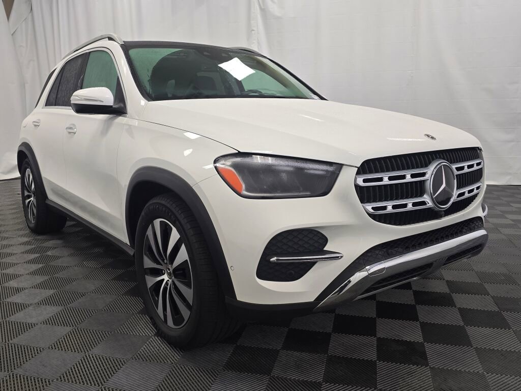 Used 2025 Mercedes-Benz GLE 350 4MATIC w/ Driver Assistance Package image 8